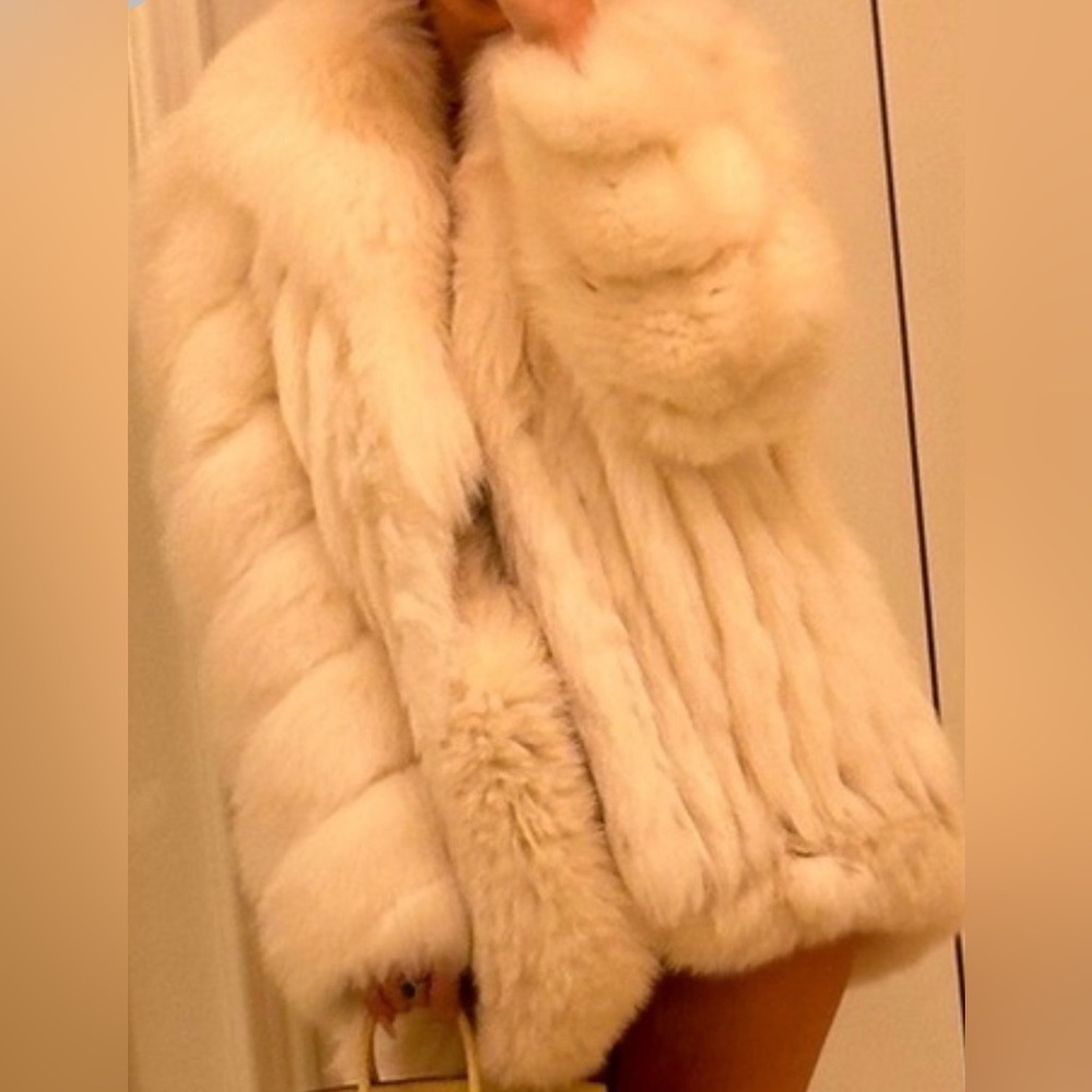 gorgeous vintage arctic white fox fur coat - Picture 9 of 15